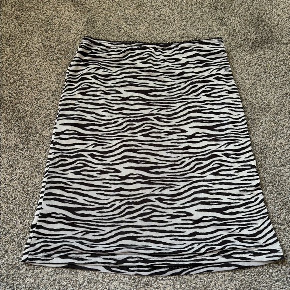 Elodie Zebra Mini Skirt - Picture 3 of 3